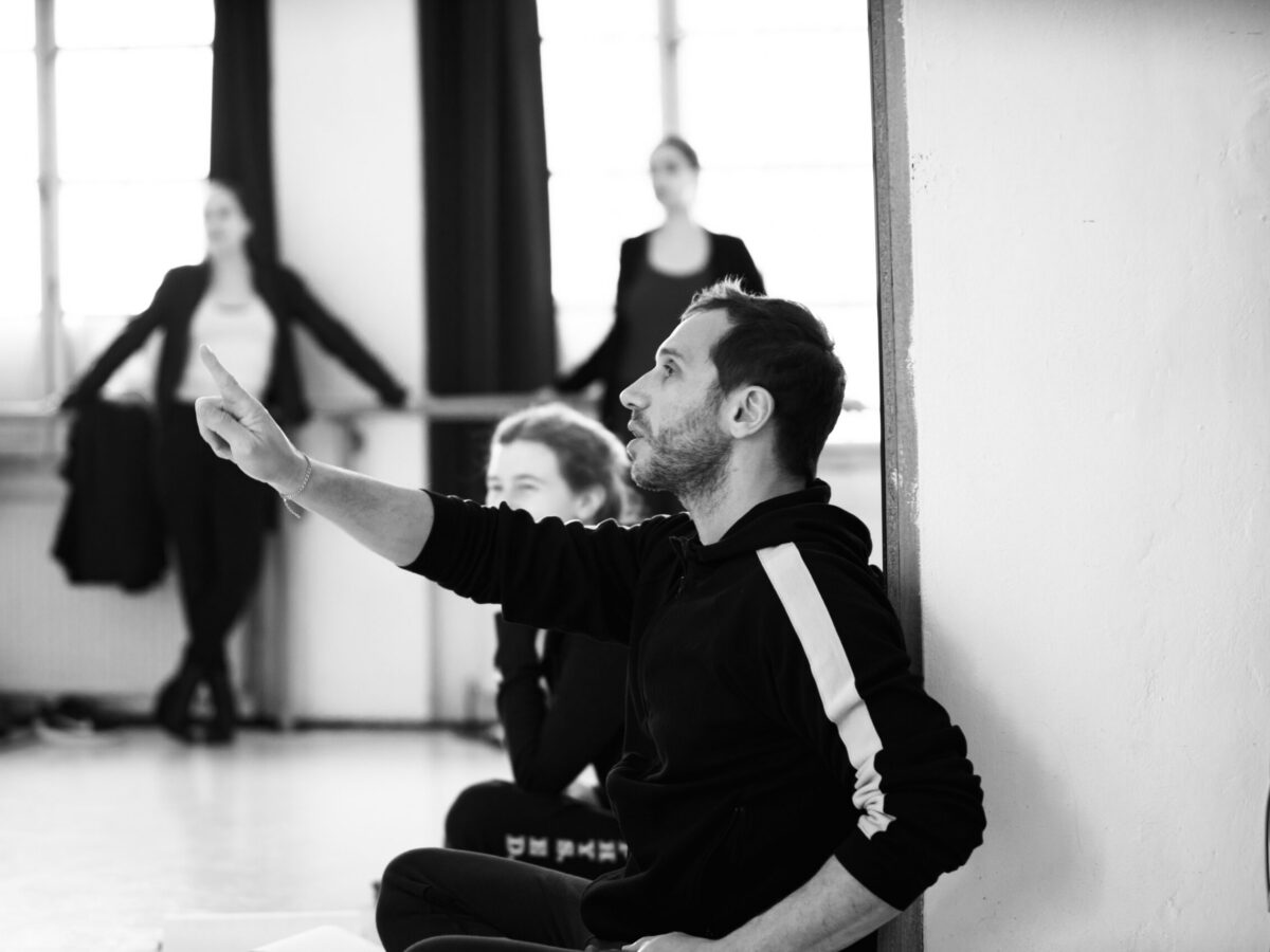 Exploring Acting from Within: Self-Research to Scene Work