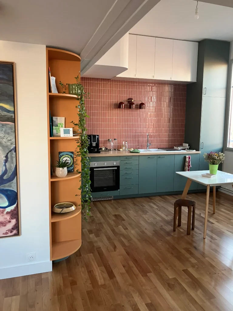 Kitchen/Lounge area of TAPIS VOLANT