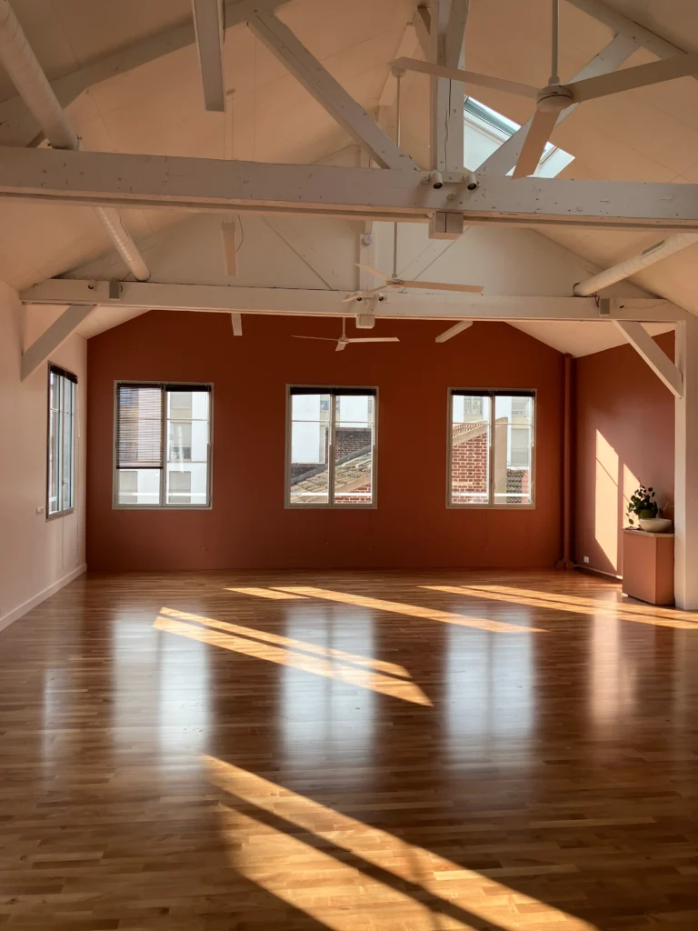 Interior of TAPIS VOLANT